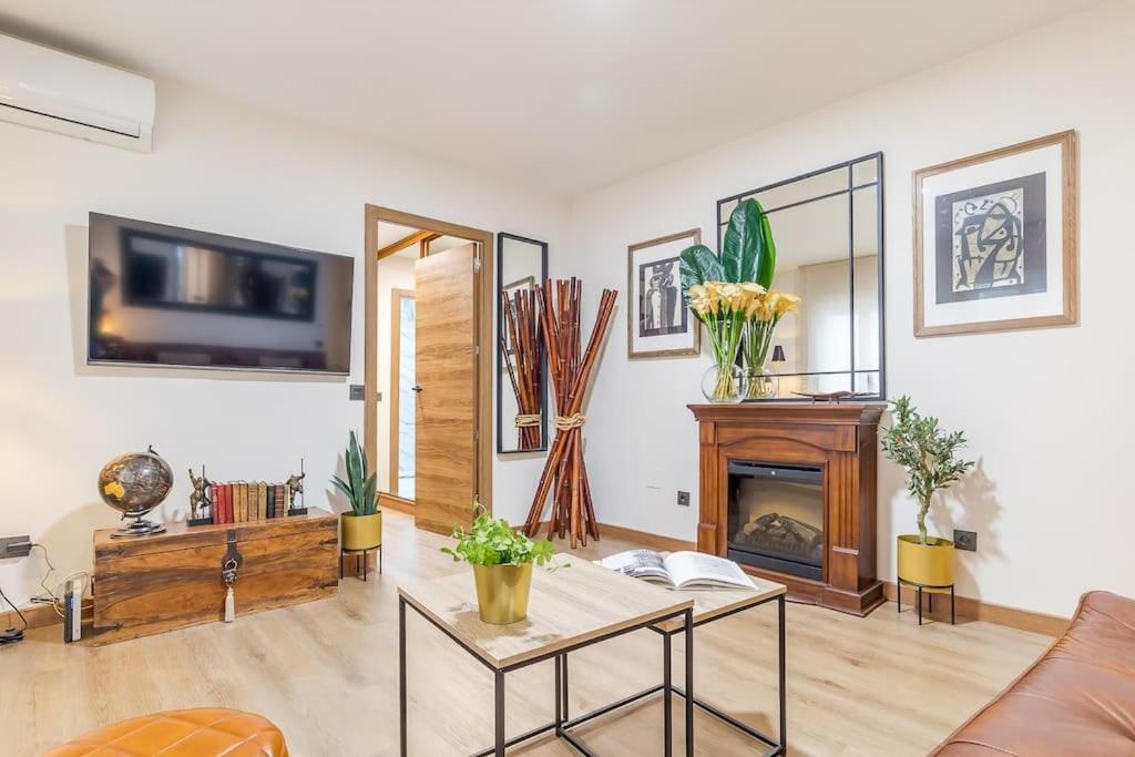 Apartamento Reformado Y Tranquilo Junto A Gran Via マドリード エクステリア 写真